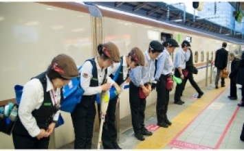 Từ cách người Nhật dọn vệ sinh trên tàu siêu tốc Shinkansen trong 7 phút chúng ta nên học hỏi gì?